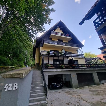 Apartament Kalinderu K1 Buşteni Esterno foto